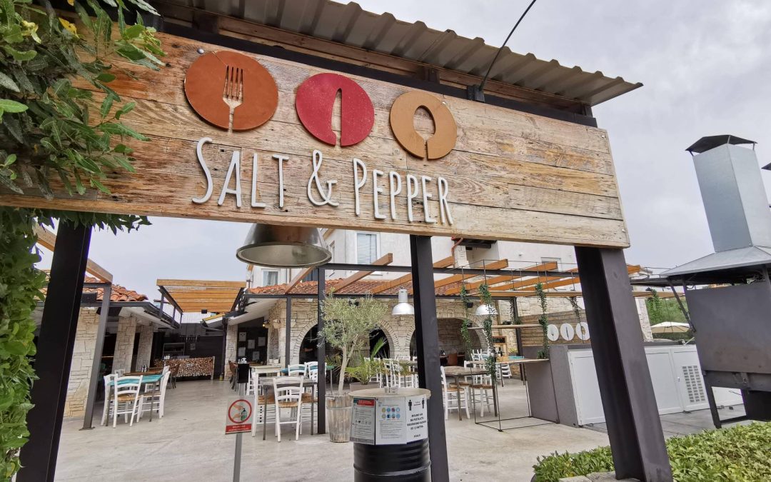 Restaurant Salt & Pepper